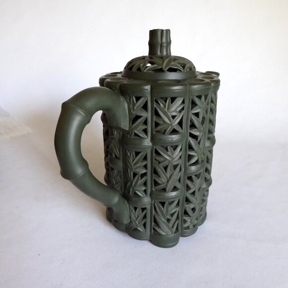 VINTAGE NEW TRADITIONAL CHINESE YIXING HOLLOWED CUT OUT BAMBOO CLAY TEAPOT - Picture 7 of 16